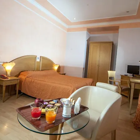 Hotel The Peace Hotell Neapel